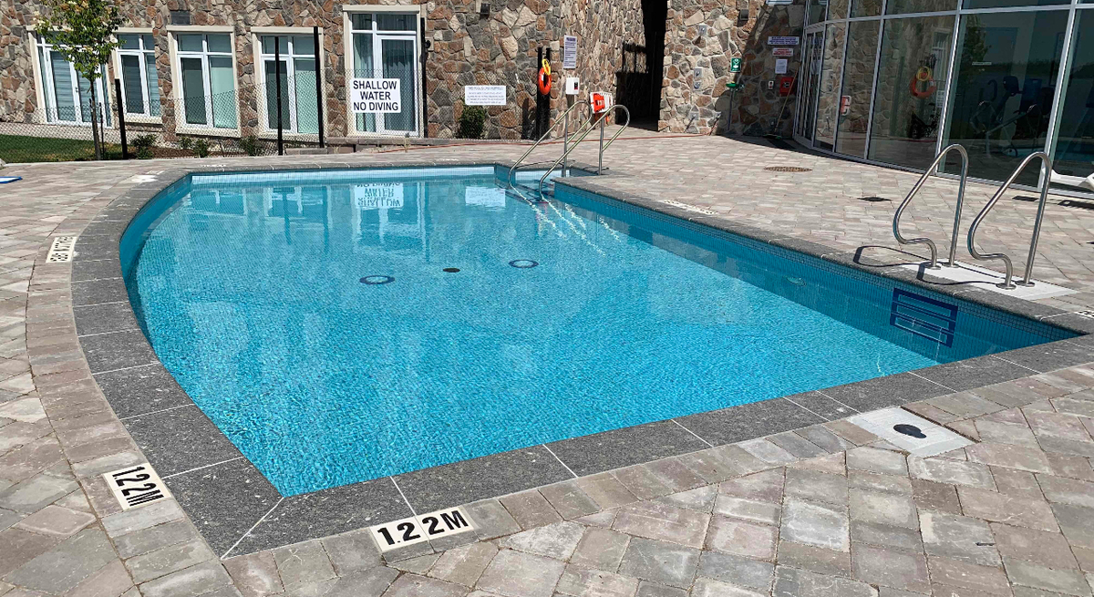 Outdoor leisure pool at the Orchard Point Harbour condos in Orillia, Ontario
